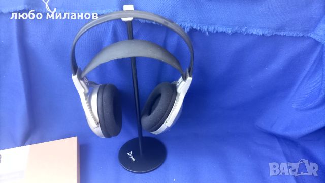 Метална настолна стойка за слушалки, снимка 1 - Слушалки и портативни колонки - 46332349