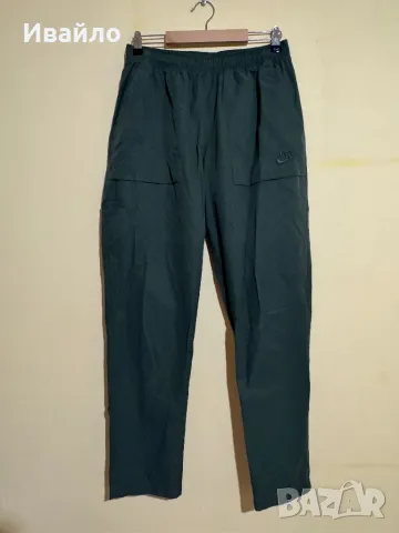 Спортен панталон Nike.