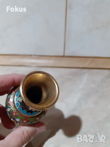 Cloisonne Клоазоне Красива малка ваза бронз клетъчен емайл, снимка 3 - Антикварни и старинни предмети - 53357402