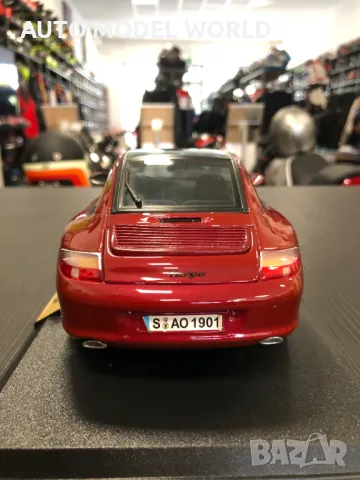 Метална колекционерска количка MAISTO PORSCHE 996 TARGA 1:18 НОВА, снимка 5 - Колекции - 47123254