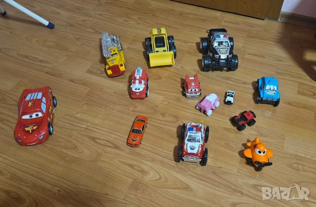 Колички, камиончета, самолети, снимка 2 - Коли, камиони, мотори, писти - 51254020