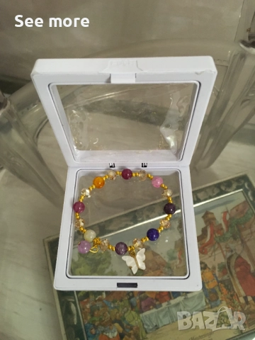 Елегантна гривна с кристали, естествени камъни и седеф, снимка 4 - Гривни - 52817286