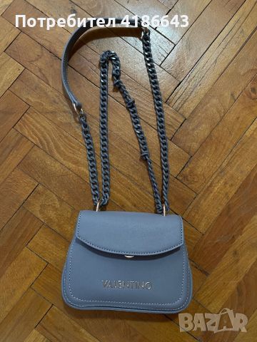 Чанта Guess и Valentino  , снимка 6 - Чанти - 46790321