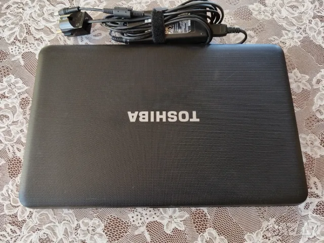 Лаптоп Toshiba Satellite C850, снимка 2 - Лаптопи за дома - 48712463