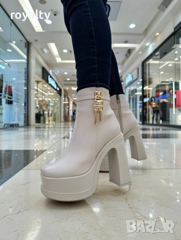 Боти на ток - бежова кожа