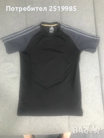 Оригинална тениска Adidas - размер М 