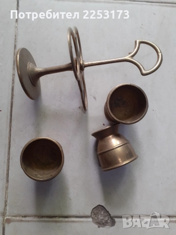 Три месингови чаши на стойка., снимка 3 - Сервизи - 51770262