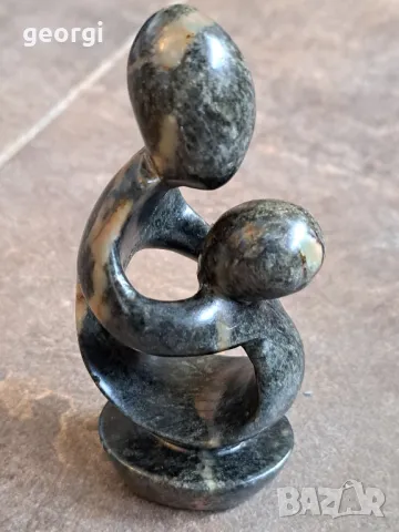 каменна статуетка майка с дете 8/3, снимка 2 - Статуетки - 50410292