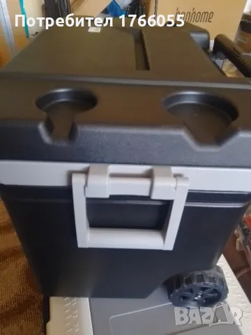 Хладилна чанта на колела Igloo 60 QT Sunset  -леки външни забележки, снимка 8 - Хладилни чанти - 50019256