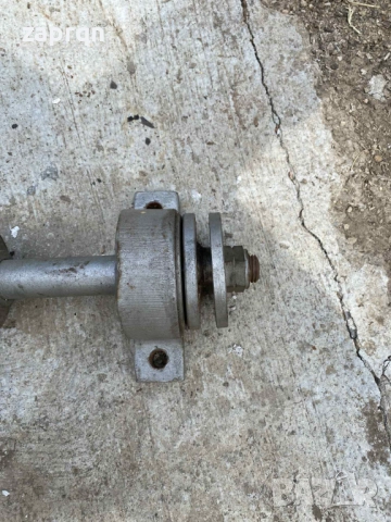 Ос със лагерни черупки за шмиргел, снимка 4 - Други машини и части - 51637660