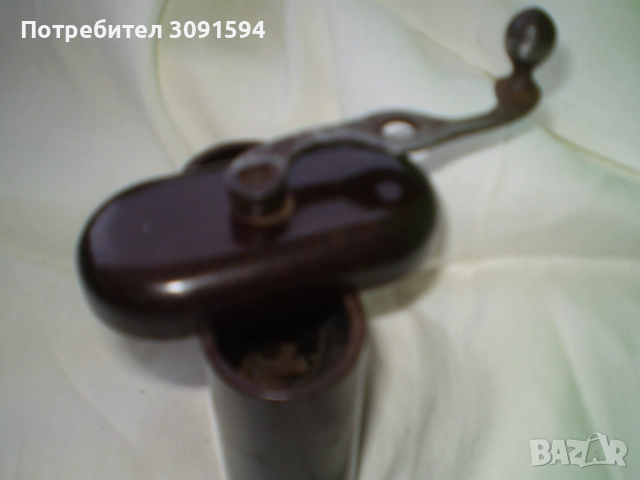 бакелит мелница за кафе - Tramp втора световна война, снимка 3 - Антикварни и старинни предмети - 51877832