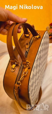 Изключително запазена дамска чанта, снимка 5 - Чанти - 54245458