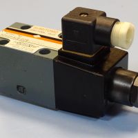 Хидравличен разпределител SUMITOMO SD4GS-AcB-02B-100-11 directional valve 100V, снимка 3 - Резервни части за машини - 45239648