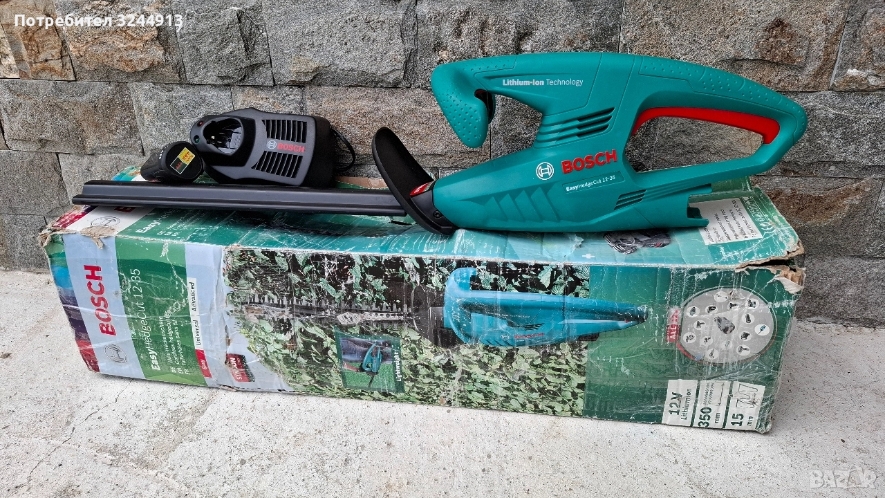 Aкумулаторна ножица за жив плет/храсторез Bosch EasyHedgeCut 12-35 / 12 V , 2 Ah , 35 см /, снимка 1