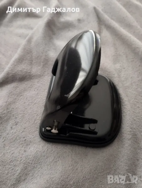 Черен перфоратор за хартия с две дупки, снимка 1