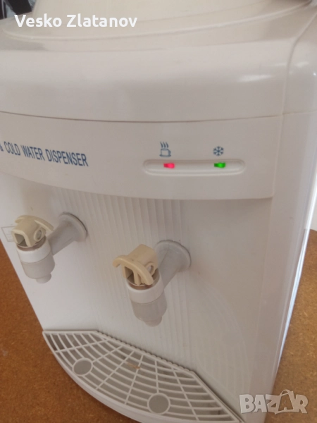 Диспенсър за вода - топла и студена, използван, снимка 1