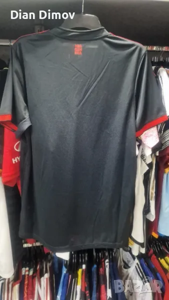 Байерн Мюнхен 22-23 L трета футболна тениска, снимка 1