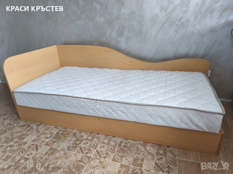 Продавам  единично легло с матрак, снимка 1