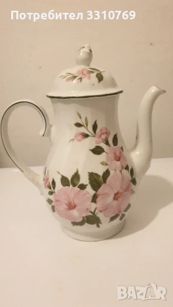 Красив порцеланов чайник. , снимка 1