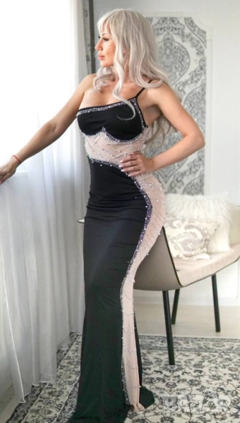 вталена рокля с камъчета , снимка 1