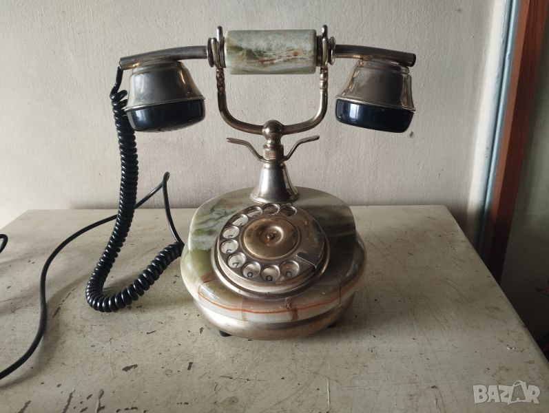 Стар настолен телефон за декорация, снимка 1