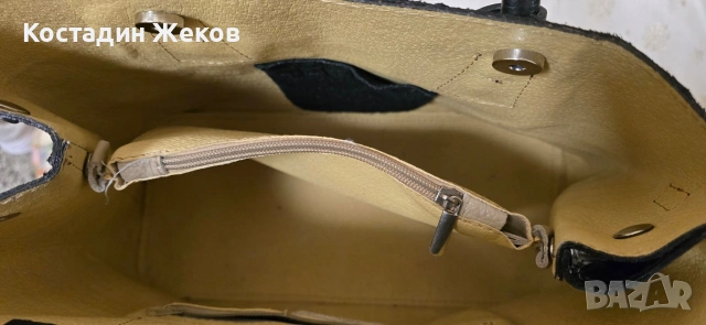 Тази елегантна италианска черна чанта е изработена от естествена кожа с крокодилски ефект , снимка 10 - Чанти - 53827551