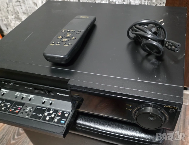 Продавам Panasonic NV-FS88 ,S-VHS 