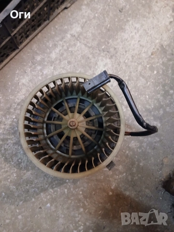 Моторче парно за ауди 80 В3 и В4 839 819 021, снимка 2 - Части - 53897960