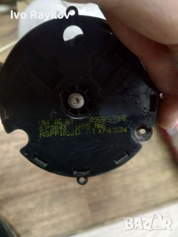 Моторче за регулиране на огледалото за обратно виждане за VW , 3D0959578B, снимка 5 - Части - 52956436