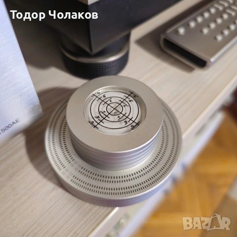 Клампа Record Aluminum Stabilizer with Bubble Level Silver Cтабилизатор, снимка 4 - Грамофони - 53393570