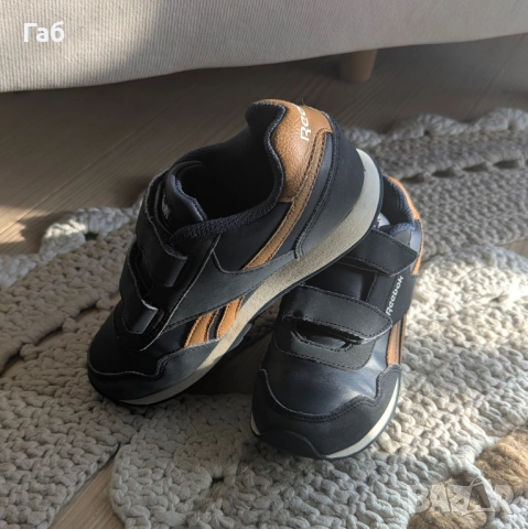  Кожени маратонки за момче на Reebok, номер 30 за краче с дължина 18.5 см.