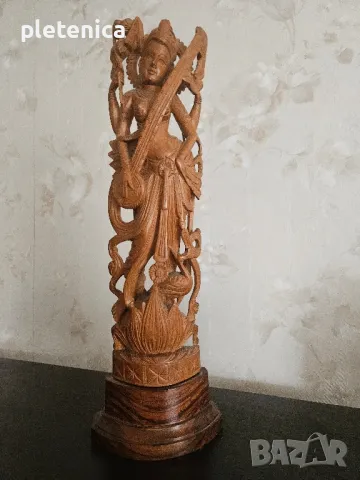 Антична ръчно изработена статуя на богинята Сарасвати 