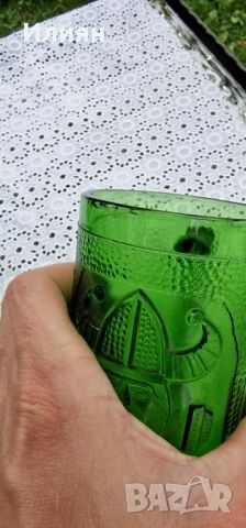 Винтидж зелени стъклени чаши за бира  с изображение на викингски воин., снимка 8 - Чаши - 46475749