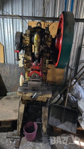 Eксцентър преса 25 т, снимка 3 - Други машини и части - 53946836