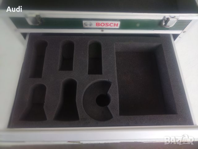 BOSCH алуминиев куфар с чекмедже за инструменти.  Има няколко броя  дунапрен за уплътнение на инстру, снимка 6 - Куфари с инструменти - 46427004