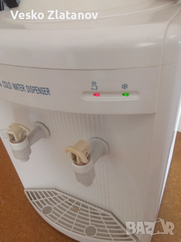 Диспенсър за вода - топла и студена, използван, снимка 1
