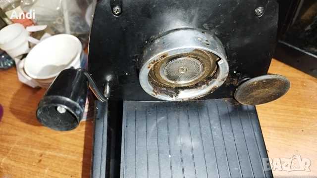 Кафемашина Delonghi EC-150 експресо с крема цедка, снимка 8 - Кафемашини - 53250761