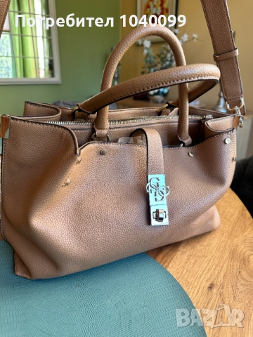 Дамска чанта GUESS