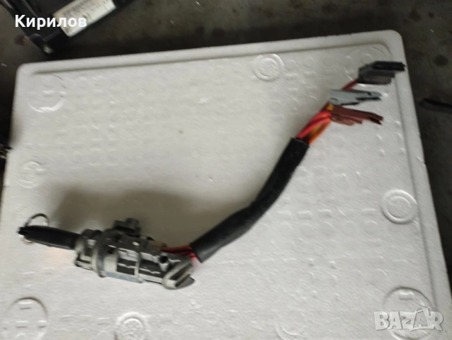 Патронник Ключ и Клеморед Контактен Ключ Пежо 406, снимка 2 - Части - 53293452