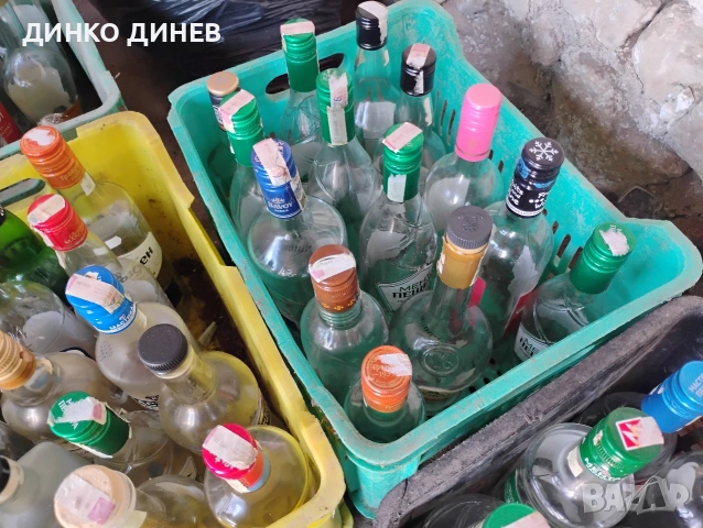 Стъклени бутилки, снимка 4 - Буркани, бутилки и капачки - 54158479