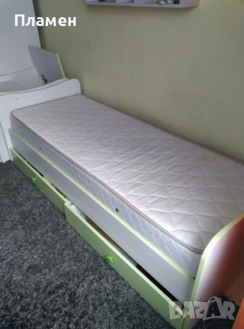 Легло и кошара в едно гардероб и бюро и матраци трансформиращи Lorelli, снимка 7 - Спални и легла - 52185600