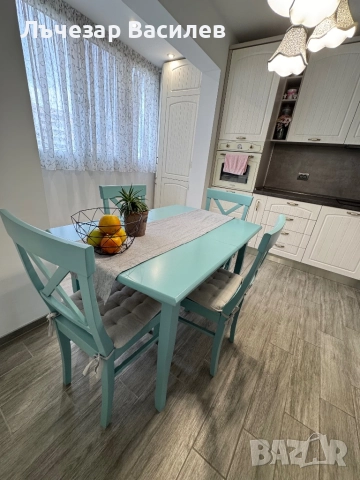 Разтегателна маса с четири стола, снимка 3 - Маси - 51870240
