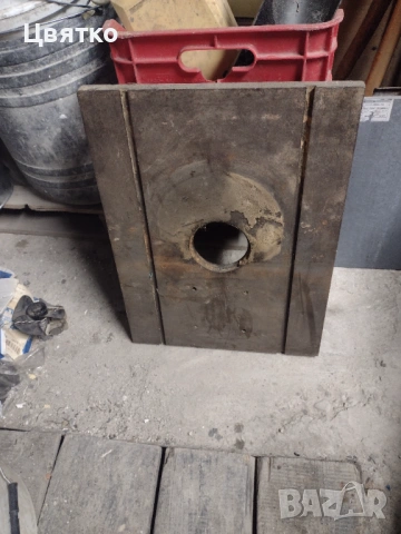 Продавам чугунена маса плот от фреза и банциг, снимка 2 - Други машини и части - 53475211
