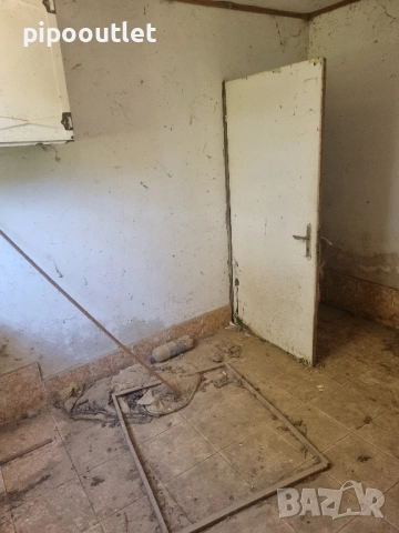 Продава се масивна сграда с двор – с. Марикостиново, общ. Петрич, снимка 9 - Къщи - 51583145