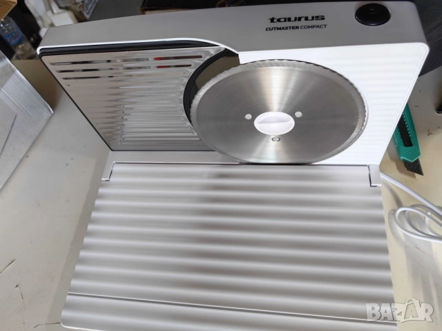 Електрическа резачка за хляб, месо и сирена Taurus Cutmaster Compact – 100W, 17 см острие