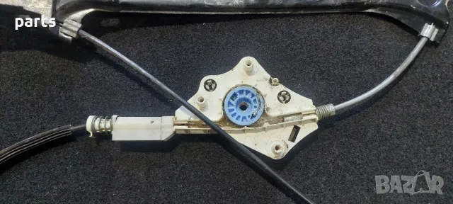 Заден Десен Стъклоповдигач Мерцедес CLS W219 , снимка 4 - Части - 50338718