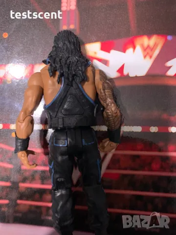 Екшън фигура WWE Roman Reigns Роман Рейнс играчка Basic Mattel figure black blue, снимка 8 - Колекции - 48509203