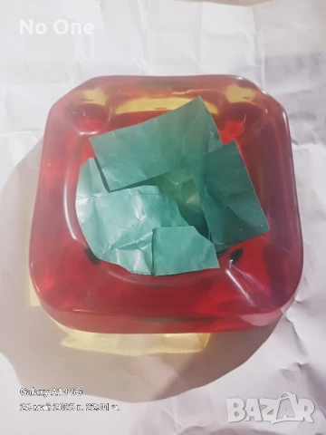 Продавам пепелник  