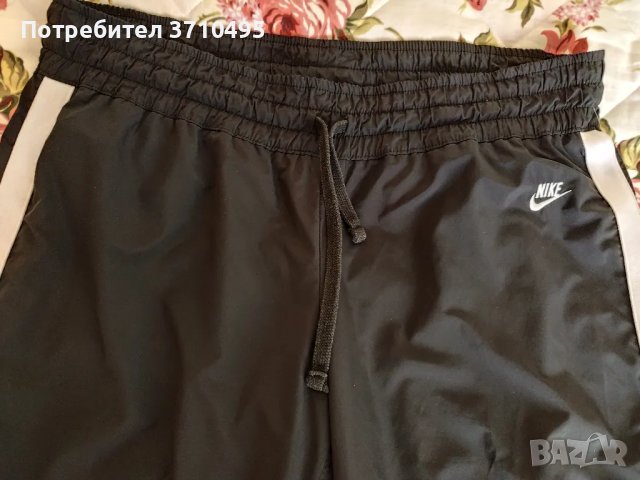 Продавам долнище на NIKE , снимка 4 - Спортни дрехи, екипи - 48464275