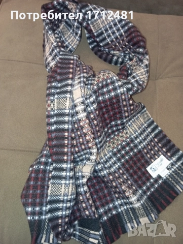 Johnstons of Elgine кашмирен шал, снимка 4 - Шалове - 52409566